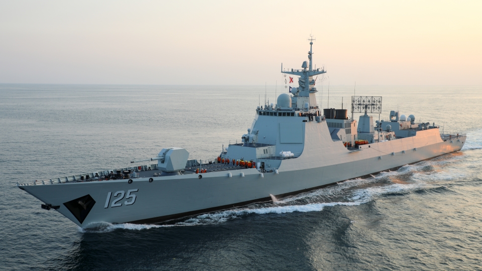 Destroyers sail in training